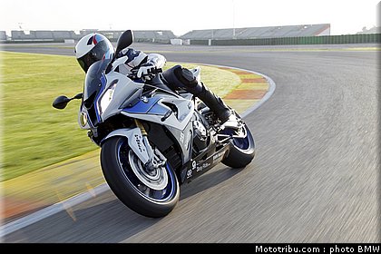 bmw_2013_hp4_004.jpg