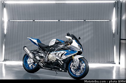 bmw_2013_hp4_006.jpg