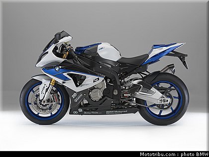 bmw_2013_hp4_011.jpg