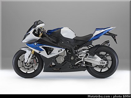 bmw_2013_hp4_013.jpg