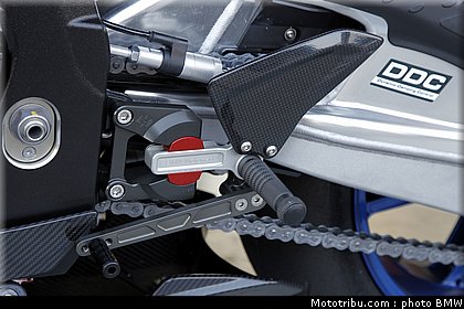 bmw_2013_hp4_019.jpg