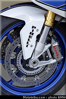 bmw_2013_hp4_021.jpg