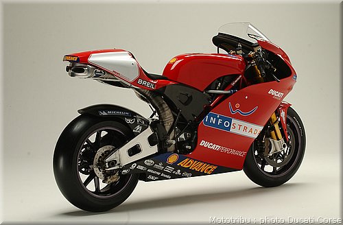 ducati-gp2-2002_3.jpg