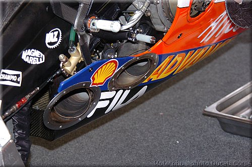 ducati_gp4_2004_005.jpg