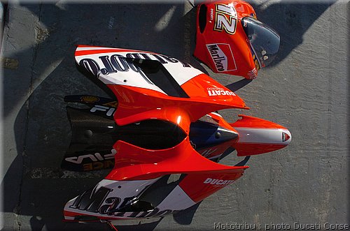 ducati_gp4_2004_011.jpg