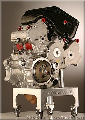 ducati_gp4_2004_017.jpg