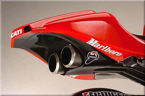 ducati_gp5_2005_007.jpg