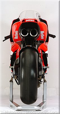 ducati_gp5_2005_019.jpg