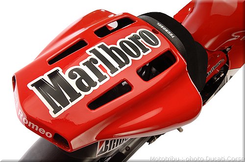 ducati_gp6_2006_014.jpg