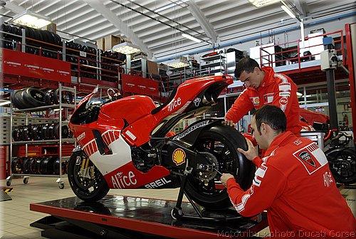 ducati_gp6_2006_047.jpg