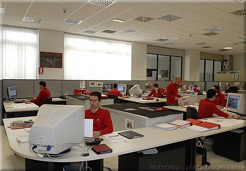 ducati_gp6_2006_050.jpg