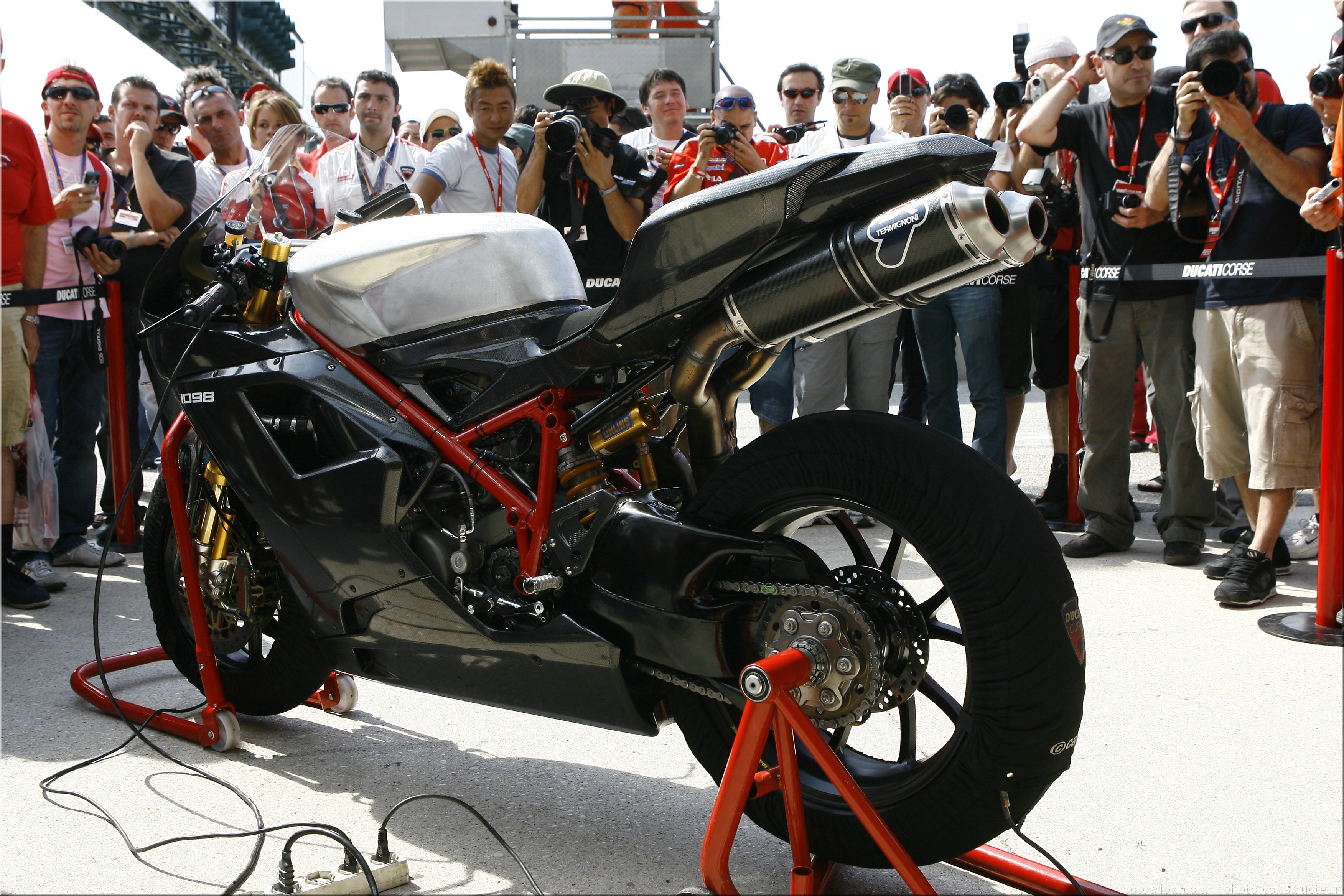 MOTO 