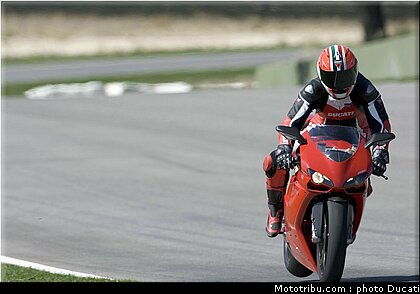 ducati_1098_2007_0014.jpg