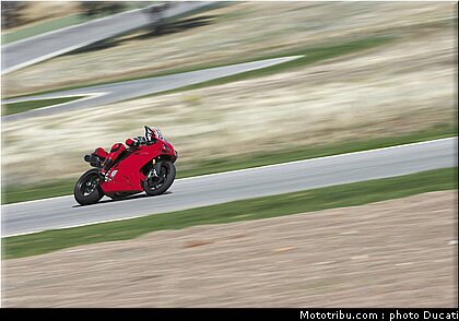 ducati_1098_2007_0015.jpg