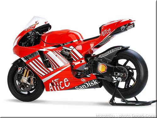 008_ducati_gp7_2007_003.jpg