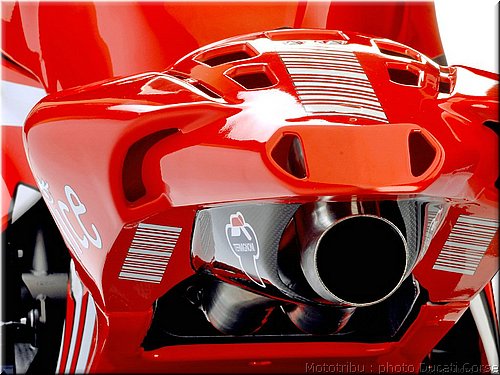 017_ducati_gp7_2007_012.jpg