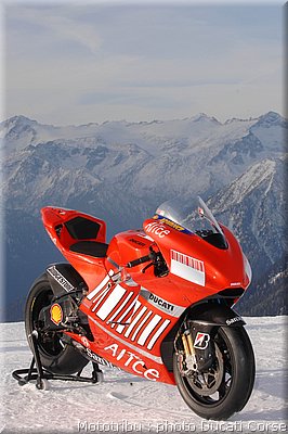 026_ducati_gp7_2007_021.jpg