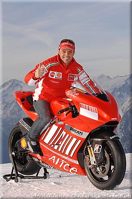 029_ducati_gp7_2007_024.jpg