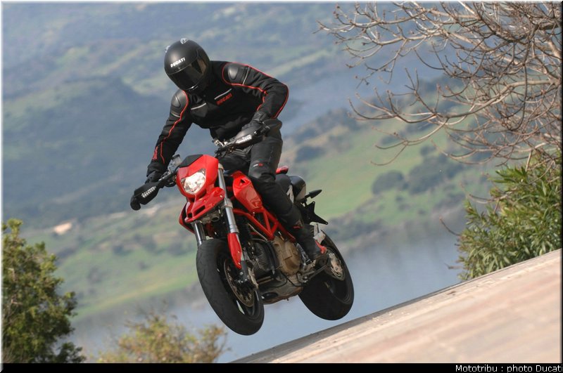 ducati_hypermotard_2007_003
