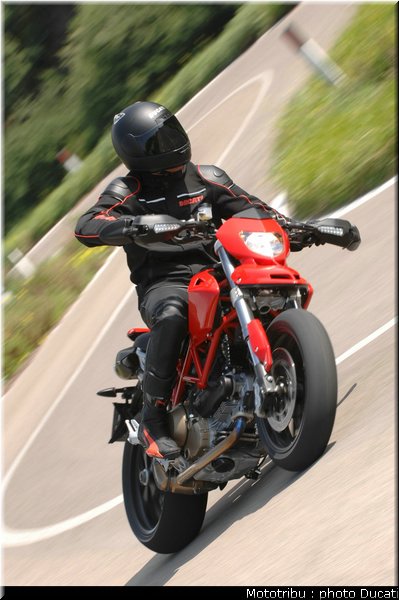 ducati_hypermotard_2007_005