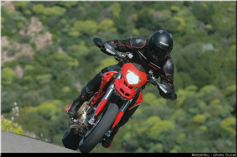 ducati_hypermotard_2007_006