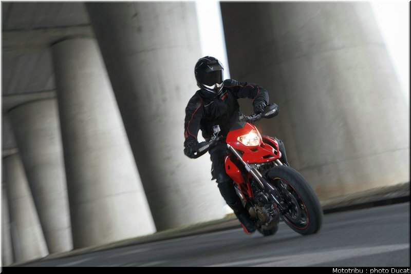 ducati_hypermotard_2007_014