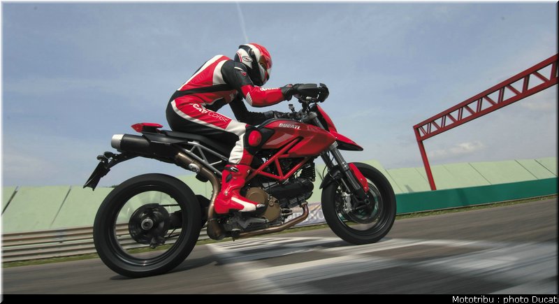 ducati_hypermotard_2007_015