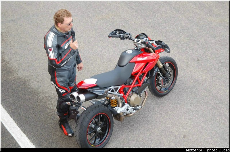 ducati_hypermotard_2007_025
