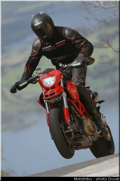 ducati_hypermotard_2007_036