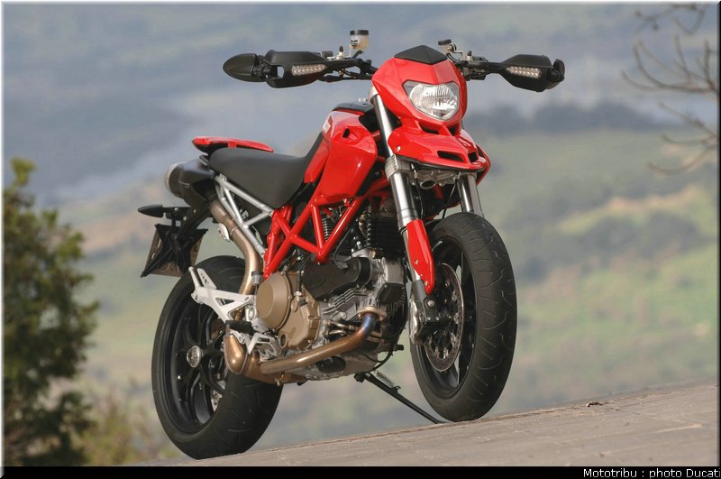 ducati_hypermotard_2007_041
