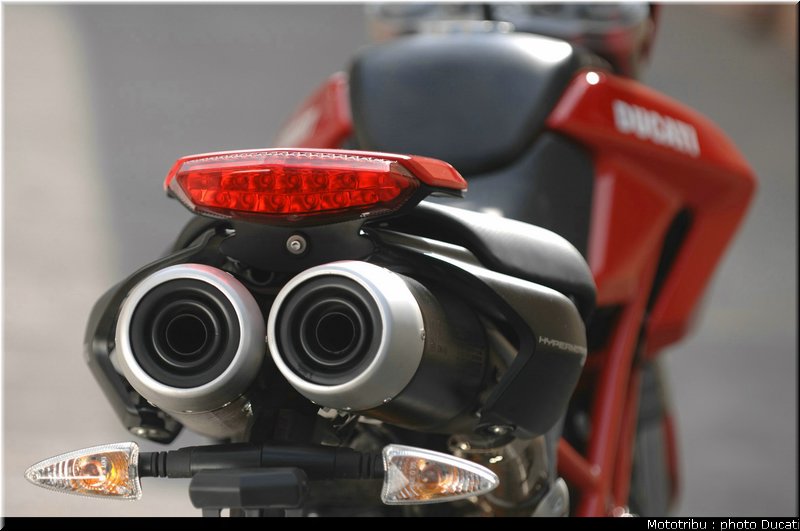 ducati_hypermotard_2007_044