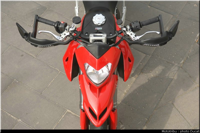 ducati_hypermotard_2007_045