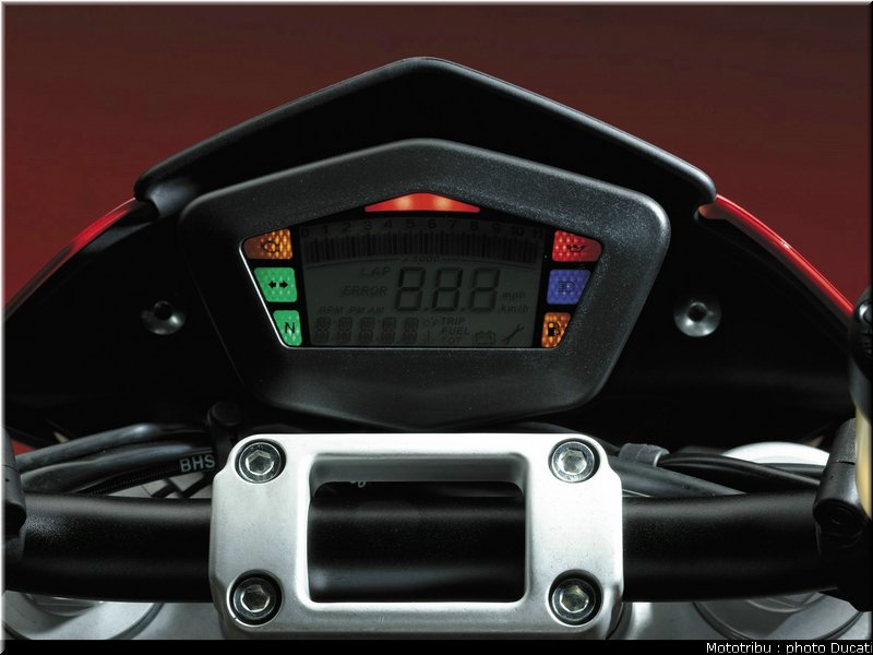 ducati_hypermotard_2007_053
