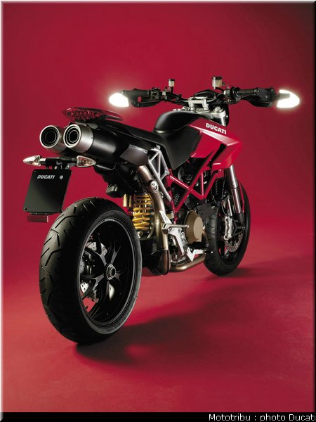 ducati_hypermotard_2007_064