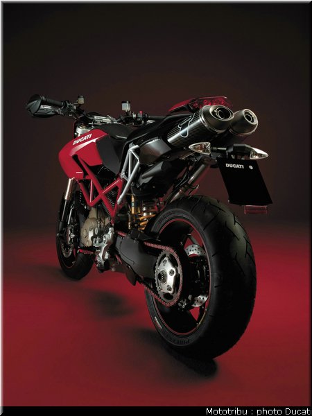 ducati_hypermotard_2007_066