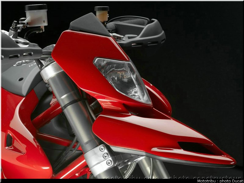 ducati_hypermotard_2007_067