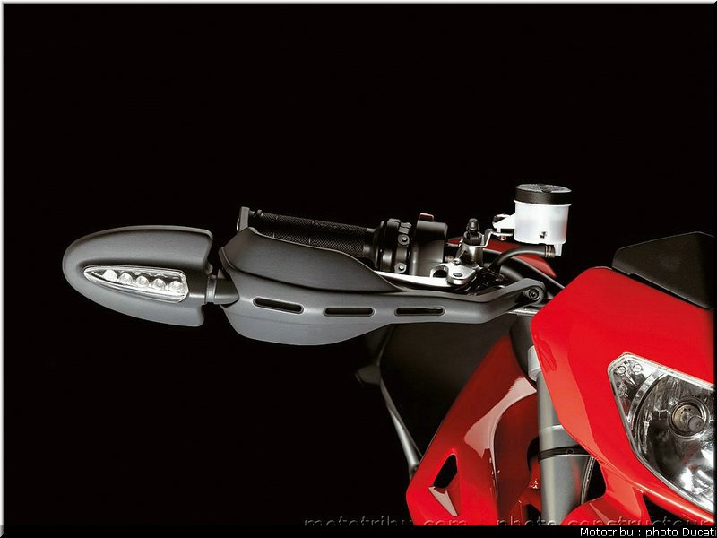 ducati_hypermotard_2007_068