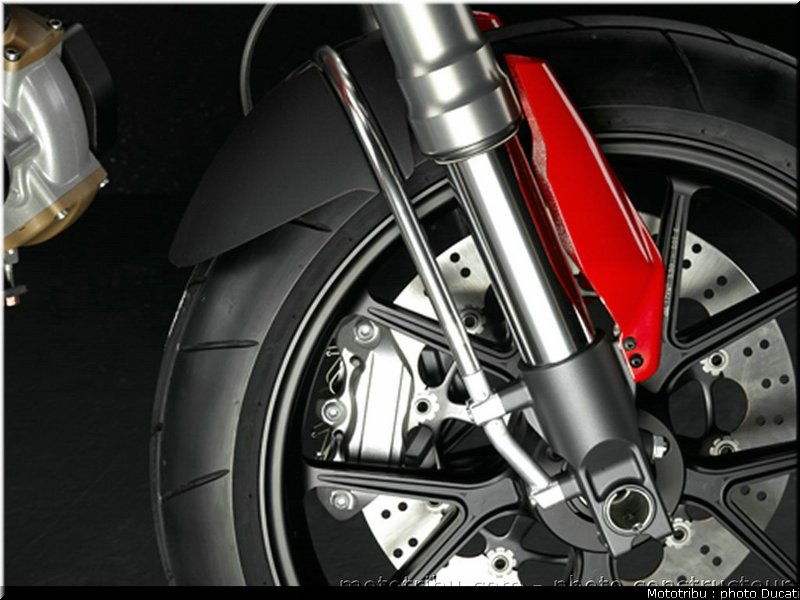ducati_hypermotard_2007_074