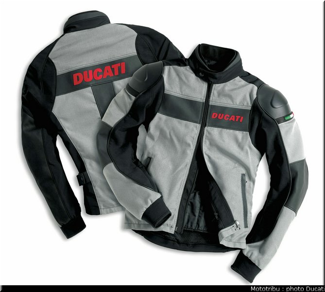 ducati_hypermotard_2007_081