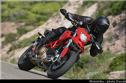 ducati_hypermotard_2007_007.jpg