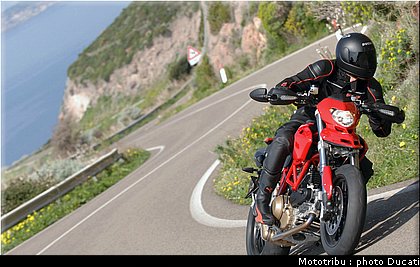 ducati_hypermotard_2007_008.jpg
