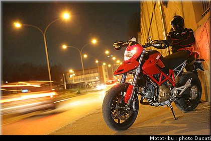 ducati_hypermotard_2007_010.jpg