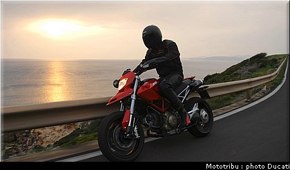 ducati_hypermotard_2007_012.jpg