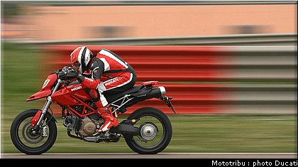ducati_hypermotard_2007_018.jpg