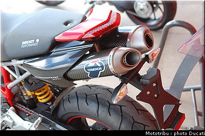 ducati_hypermotard_2007_029.jpg