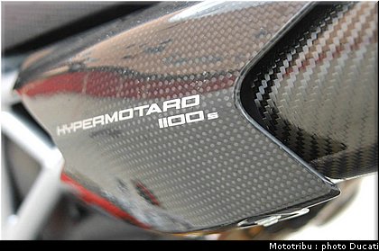 ducati_hypermotard_2007_031.jpg