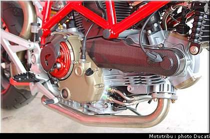 ducati_hypermotard_2007_032.jpg