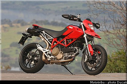 ducati_hypermotard_2007_040.jpg