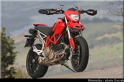ducati_hypermotard_2007_041.jpg
