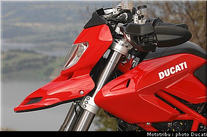 ducati_hypermotard_2007_043.jpg